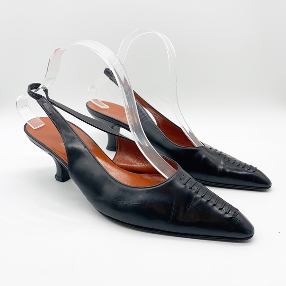Salvatore Ferragamo Shoes - SALVATORE FERRAGAMO KITTEN HEEL STITCH DETAIL 8.5